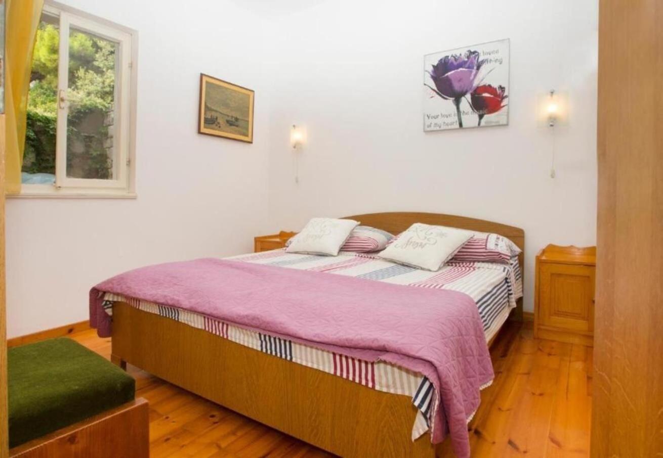 Apartments Damir - 80 M From Beach Постира Екстериор снимка