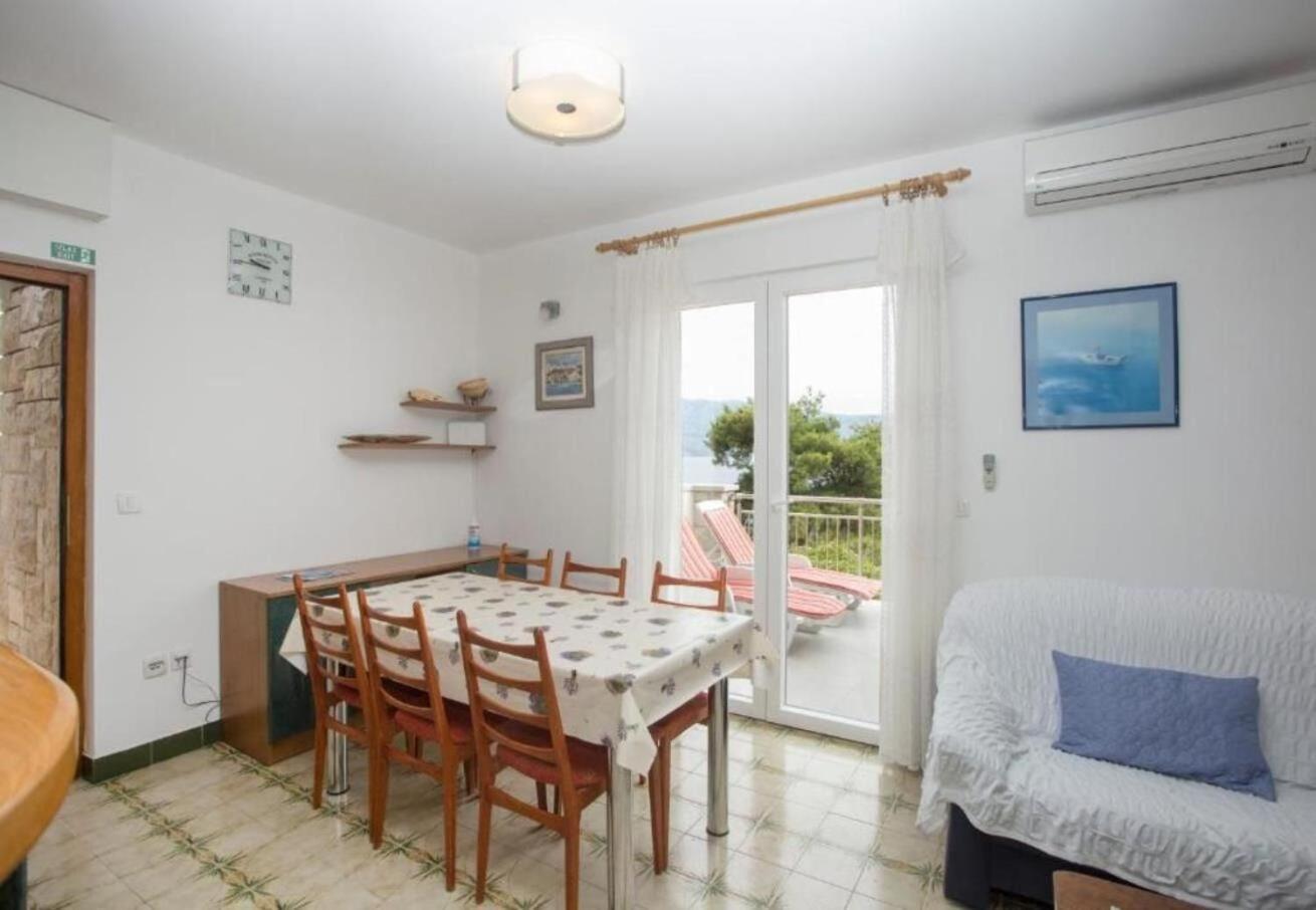 Apartments Damir - 80 M From Beach Постира Екстериор снимка