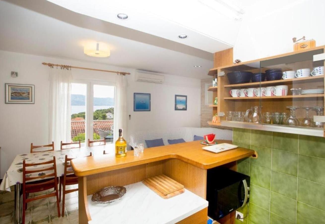 Apartments Damir - 80 M From Beach Постира Екстериор снимка